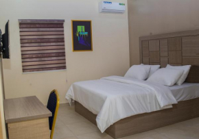 MITOS LUXURY SUITES (BODE THOMAS)